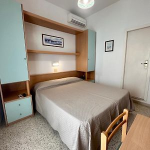 Habitación Económica con Cama King